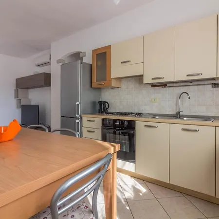 Bright Flat With Terrace & Private Parking! Apartment