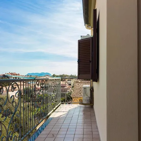 Bright Flat With Terrace & Private Parking! Apartment *