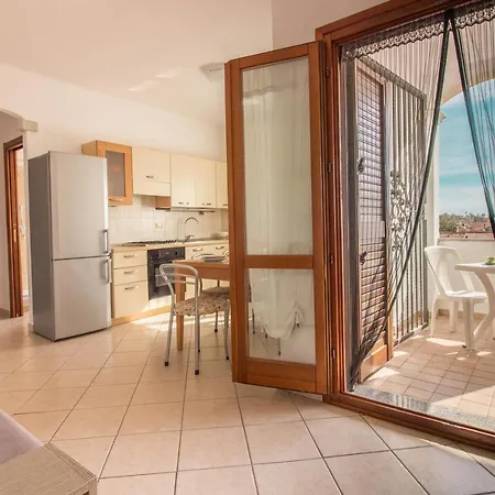 Διαμέρισμα Guesthost Birght Flat With Terrace & Private Parking!