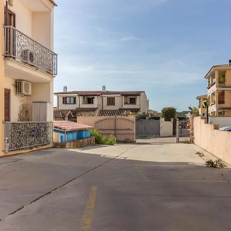 Apartment Bright Flat With Terrace & Private Parking!