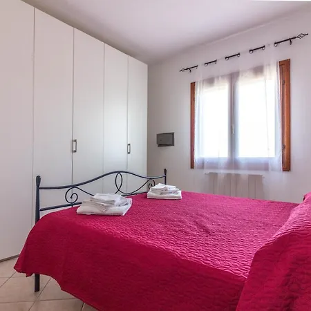 Apartment Bright Flat With Terrace & Private Parking! Olbia